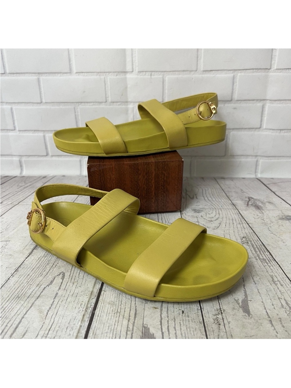 Tory Burch Kira Lime Green Leather Sandals 8.5